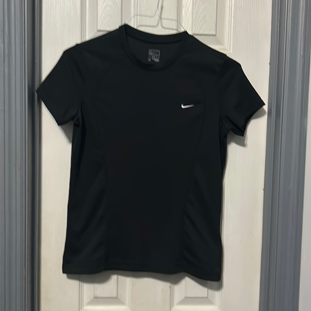 NIKE black w/white swoosh size Medium (8-10)